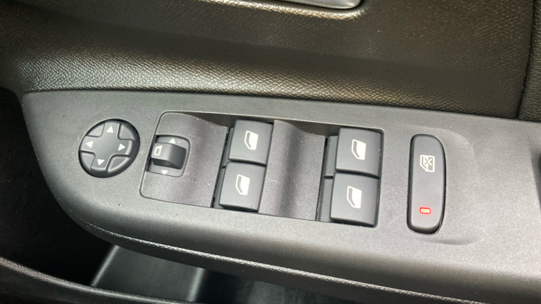 Vauxhall Corsa 100kW Yes 50kWh 5dr Auto Electric Hatchback